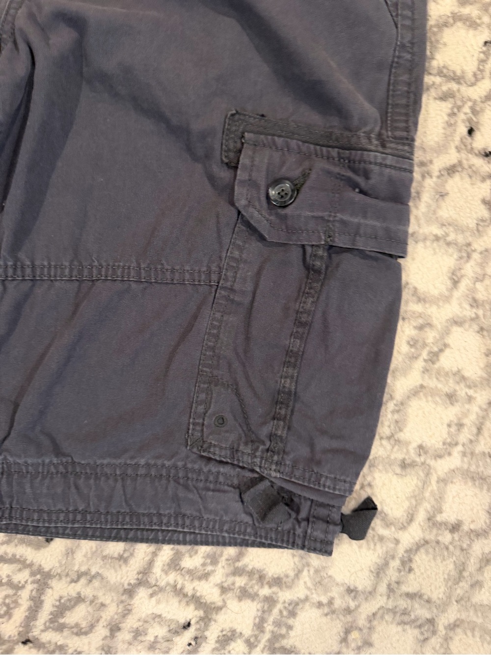 Urban Pipeline Men's Dark Gray Cargo Shorts, EUC, size 32 - Picture 3 of 6